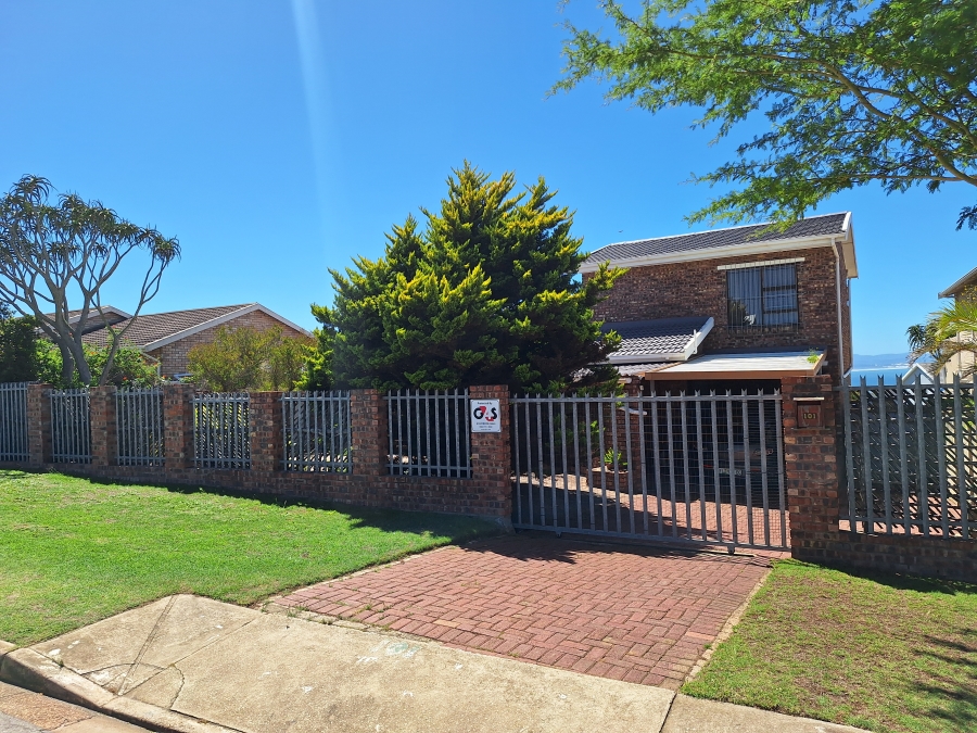3 Bedroom Property for Sale in Wavecrest Eastern Cape